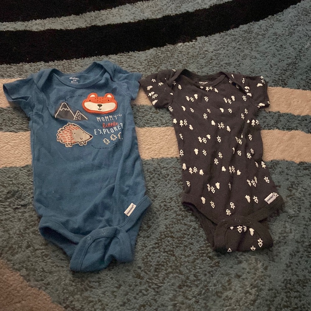 Baby boy 2 pack 6-9 month onesie